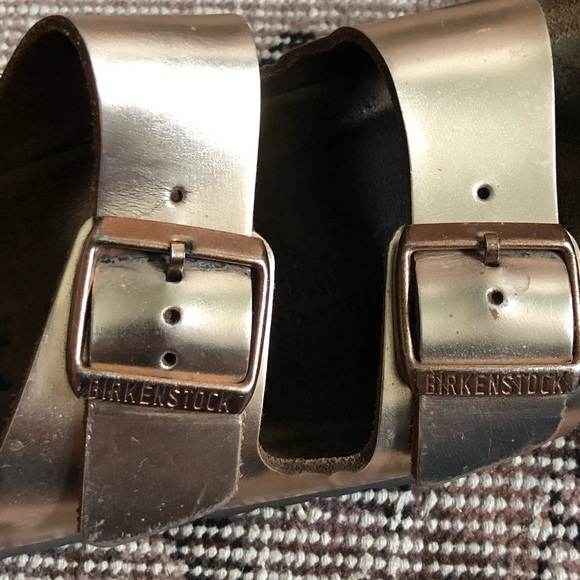 Birkenstock’s Metallic Rose Gold Sandals - Picture 8 of 8